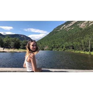 Meet your Posher, Nora